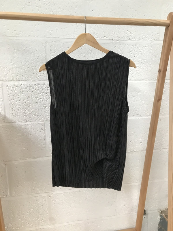 Preloved Black Sleeveless Top