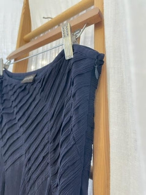 Preloved Navy midi length flowy skirt