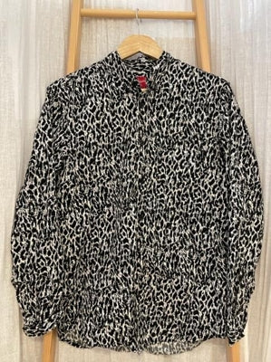 Preloved Black and white leopoard style long sleeve shirt