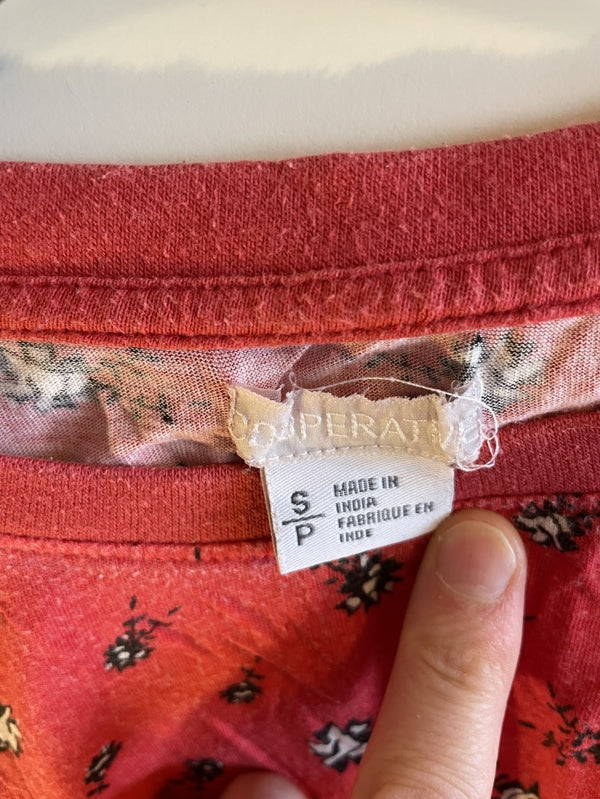 Preloved Red cropped T-shirt