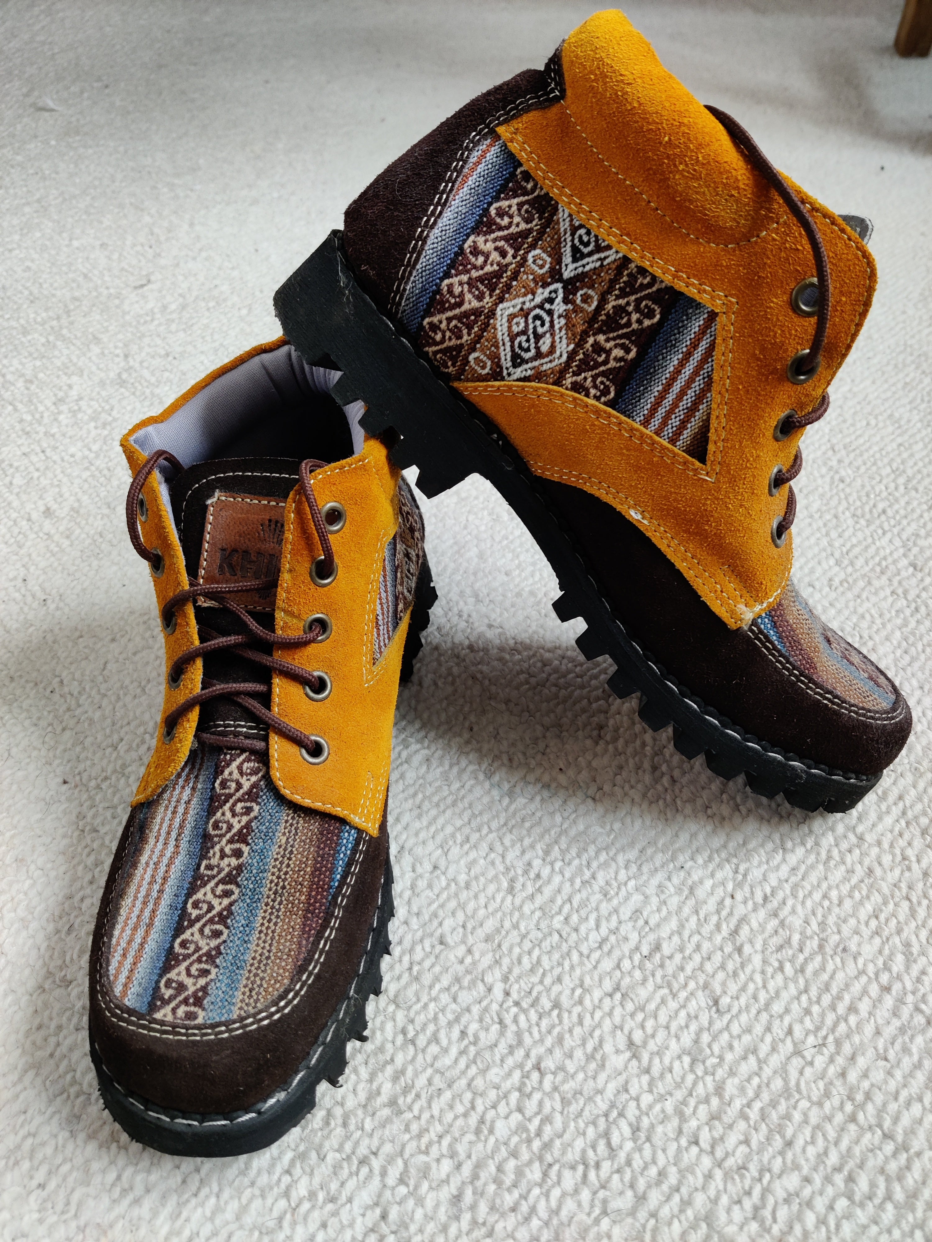 Preloved Handmade shoes from Peru - size 5