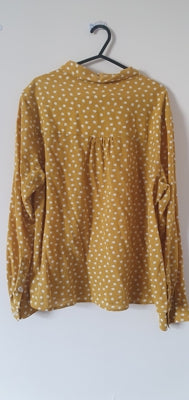 Preloved Mustard yellow spotty shirt