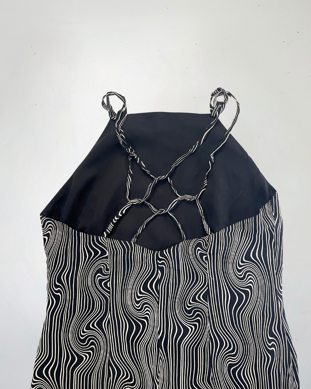 second hand Modesta Sleeveless Black and White Stripe Dress in Size M-L 15 OWNI