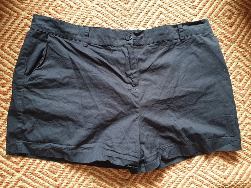 Preloved Rhea Shorts in Navy
