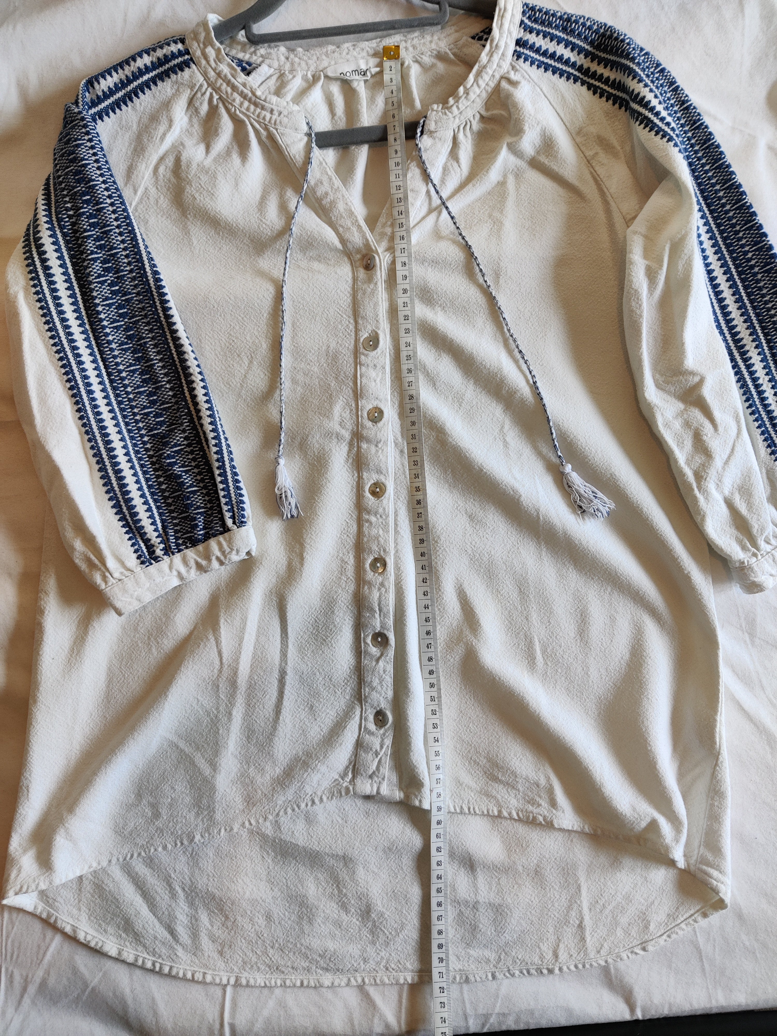 Preloved Embroidered white top