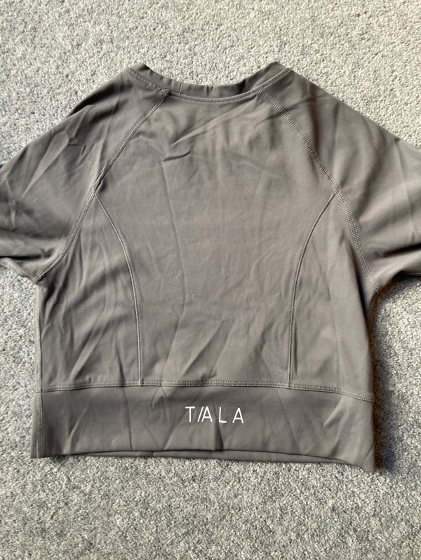 Preloved Cropped long sleeve top