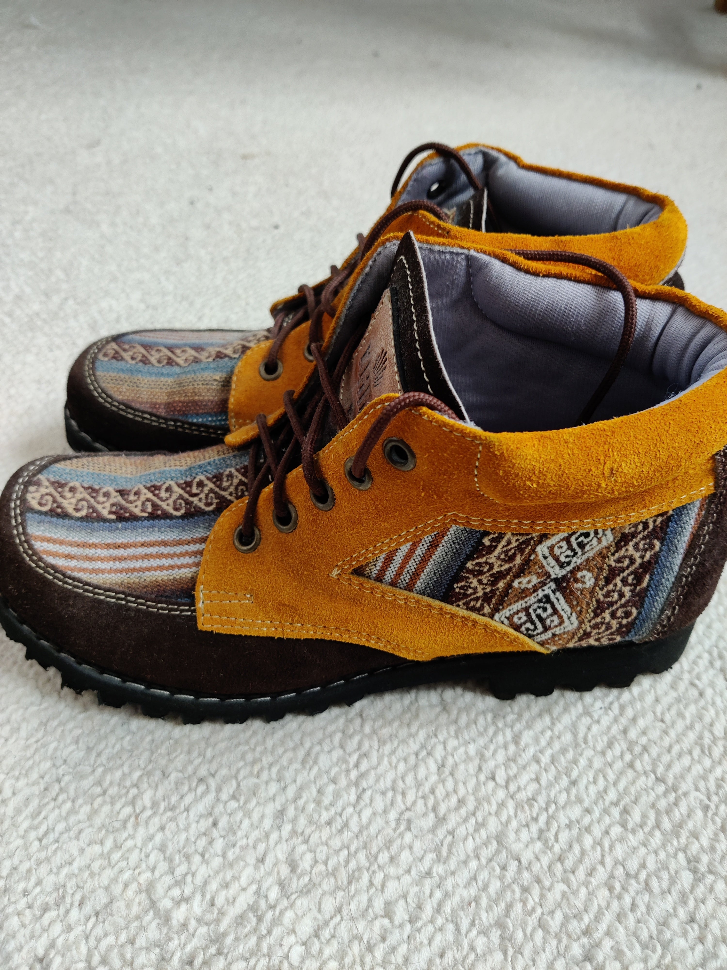 Preloved Handmade shoes from Peru - size 5