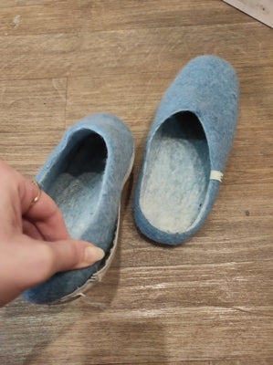 Preloved Wool Slippers in Sea Blue - Size 39
