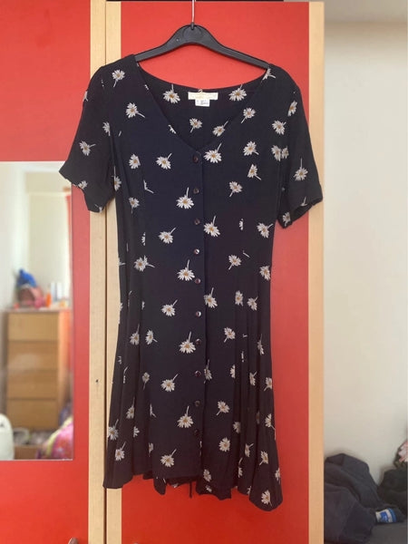 Preloved Urban Outfitters Cooperative dark blue/navy daisy print dress - S