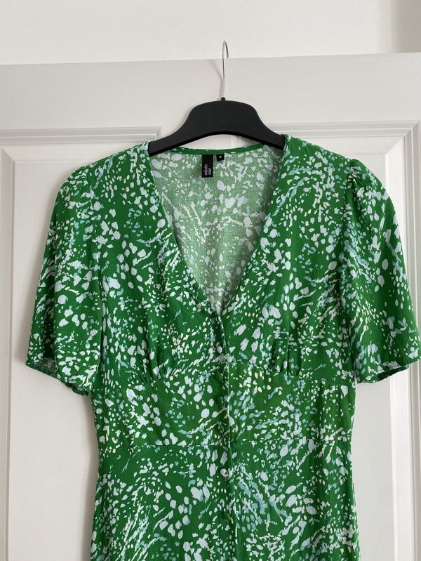 Preloved Nobody’s Child Green Alexa Midi Dress