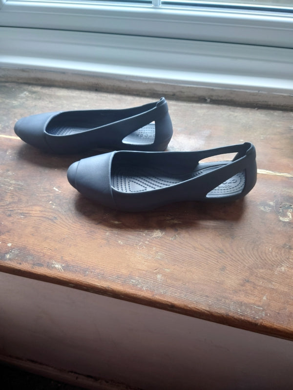Preloved Iconic Crocs comfort sandals