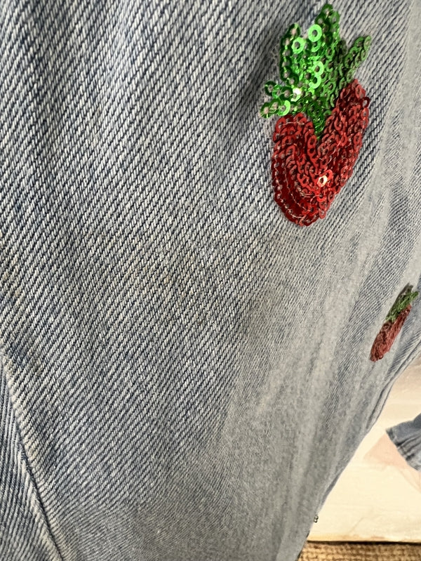 Preloved Mom Fit High Rise Blue Jeans with Strawberries in size 16