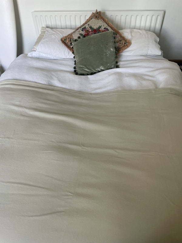 Preloved Cream Fleece Blanket