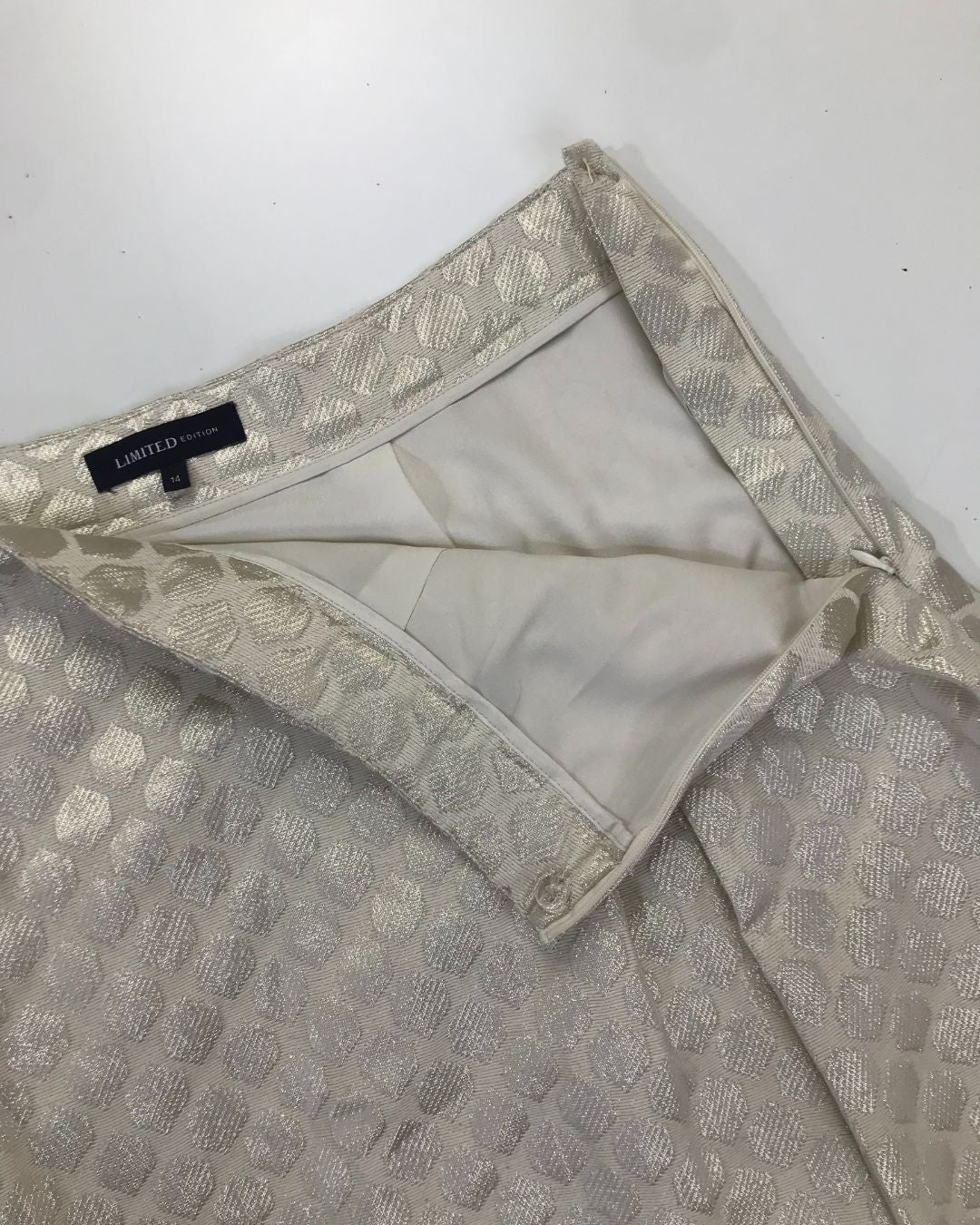 second hand M&S M&S Ivory Gold Metallic Pattern Skirt in Size 14 10 OWNI