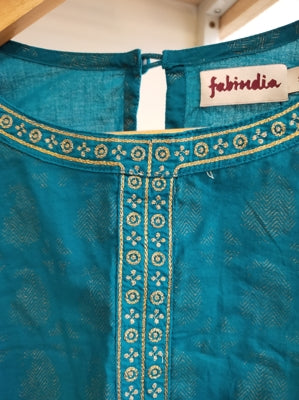 Preloved Teal 3/4 length sleeve top with Gold detailing