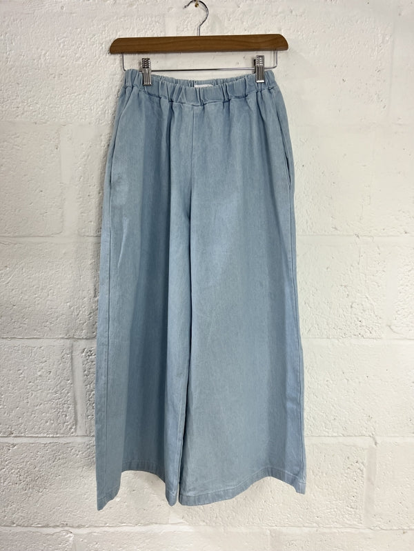 Preloved Wide leg trousers. Elastic waist