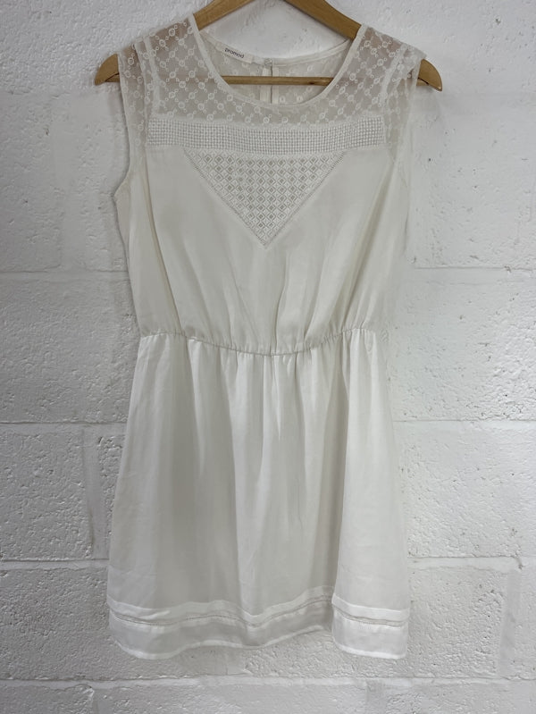 Preloved White Sleeveless Dress with embroidery detail in size 10