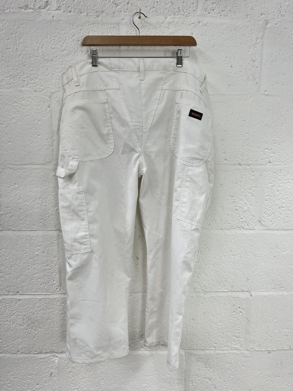 Preloved White Jeans in Relaxed Fit size 34W