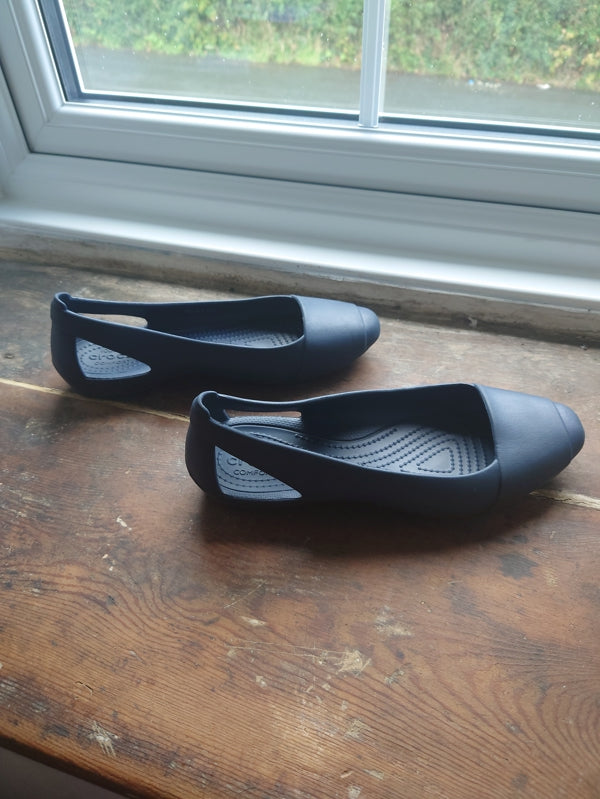 Preloved Iconic Crocs comfort sandals