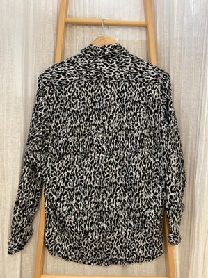 Preloved Black and white leopoard style long sleeve shirt