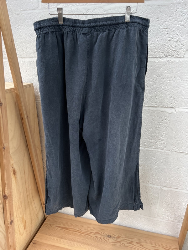 Preloved Thought Wide leg trousers