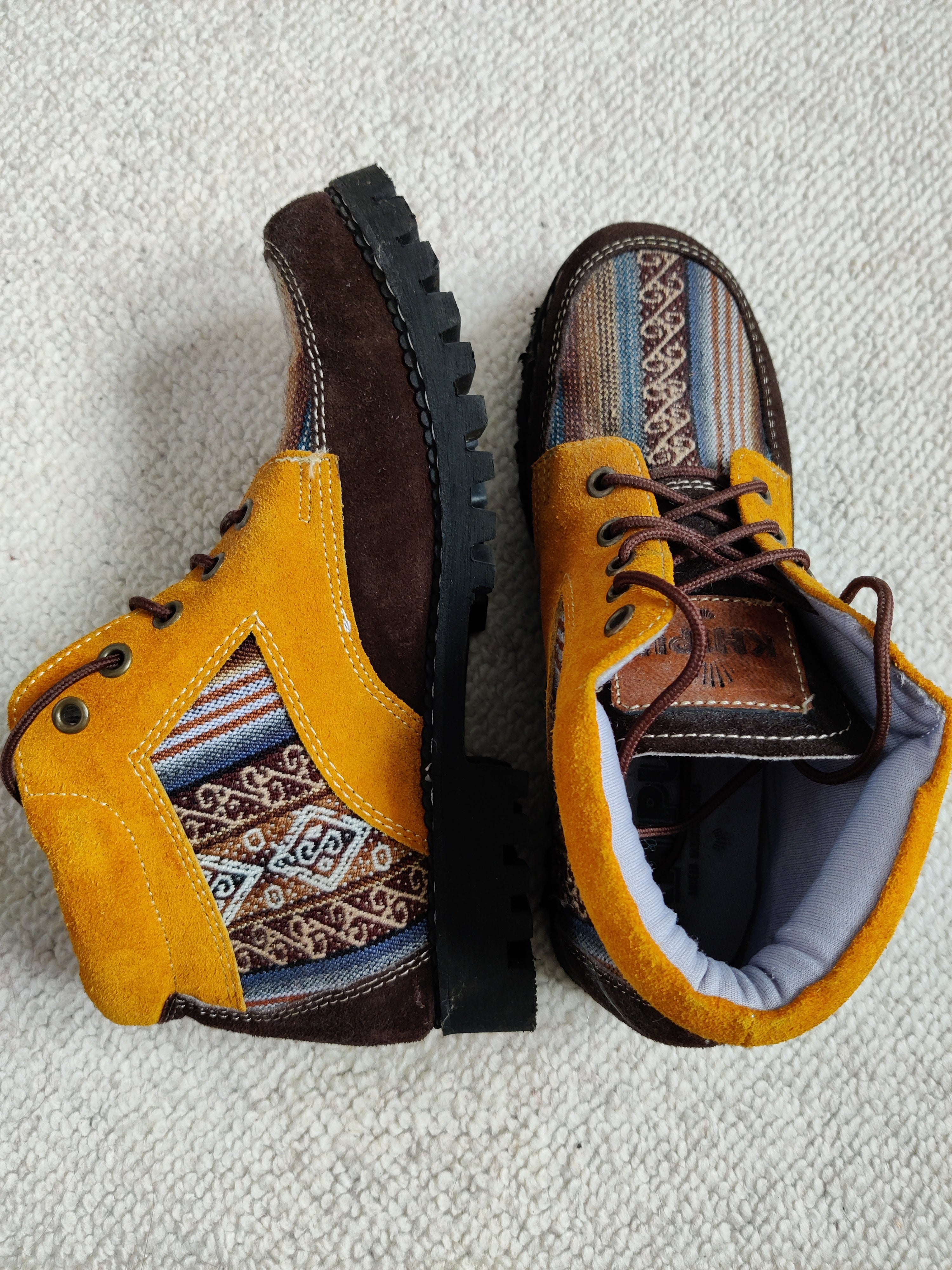 Preloved Handmade shoes from Peru - size 5