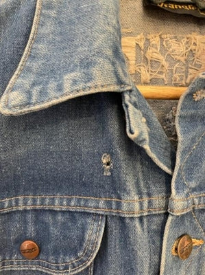 Preloved Wrangler 80s denim jacket with embroidery on the back