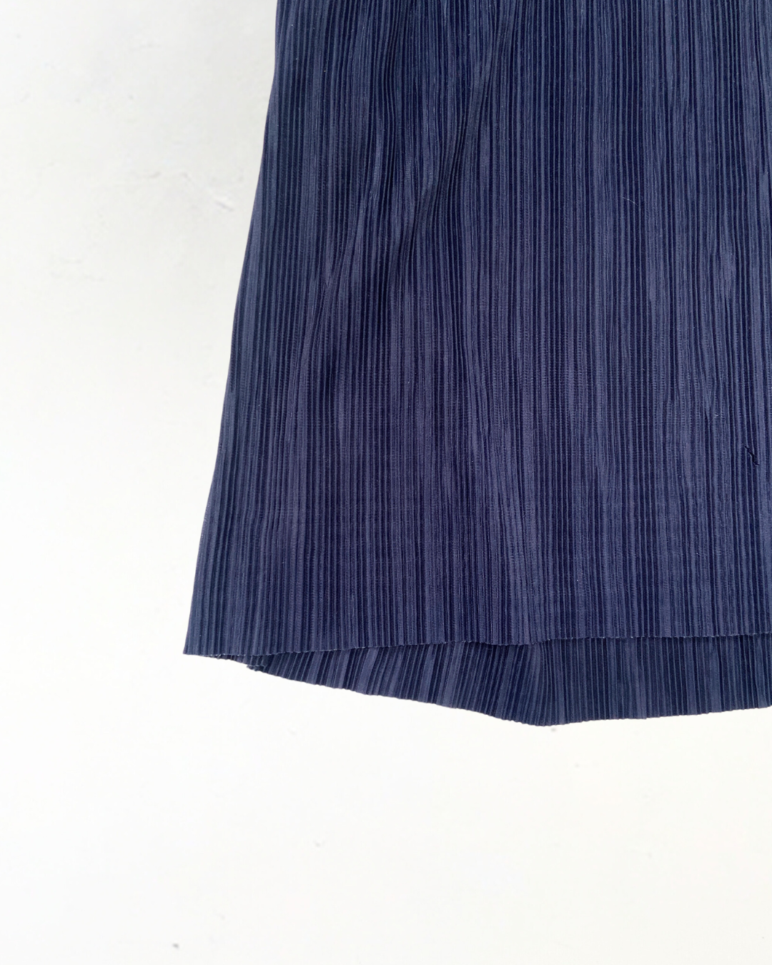 second hand Dorothy Perkins Dorothy Perkins Navy Pleated Top Size M 5 OWNI