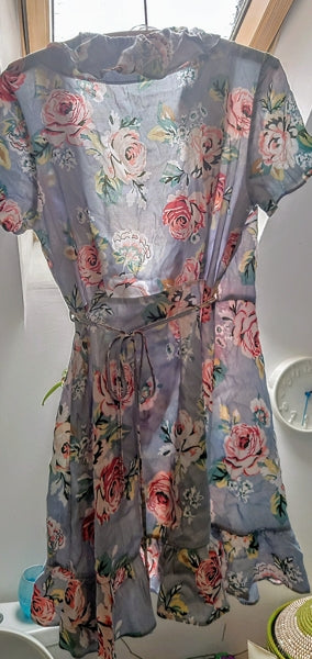 Preloved Floral wrap summer dress