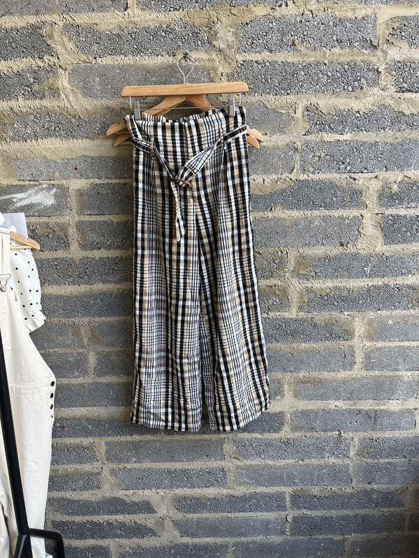Preloved Urban outfitters flared checkered trousers