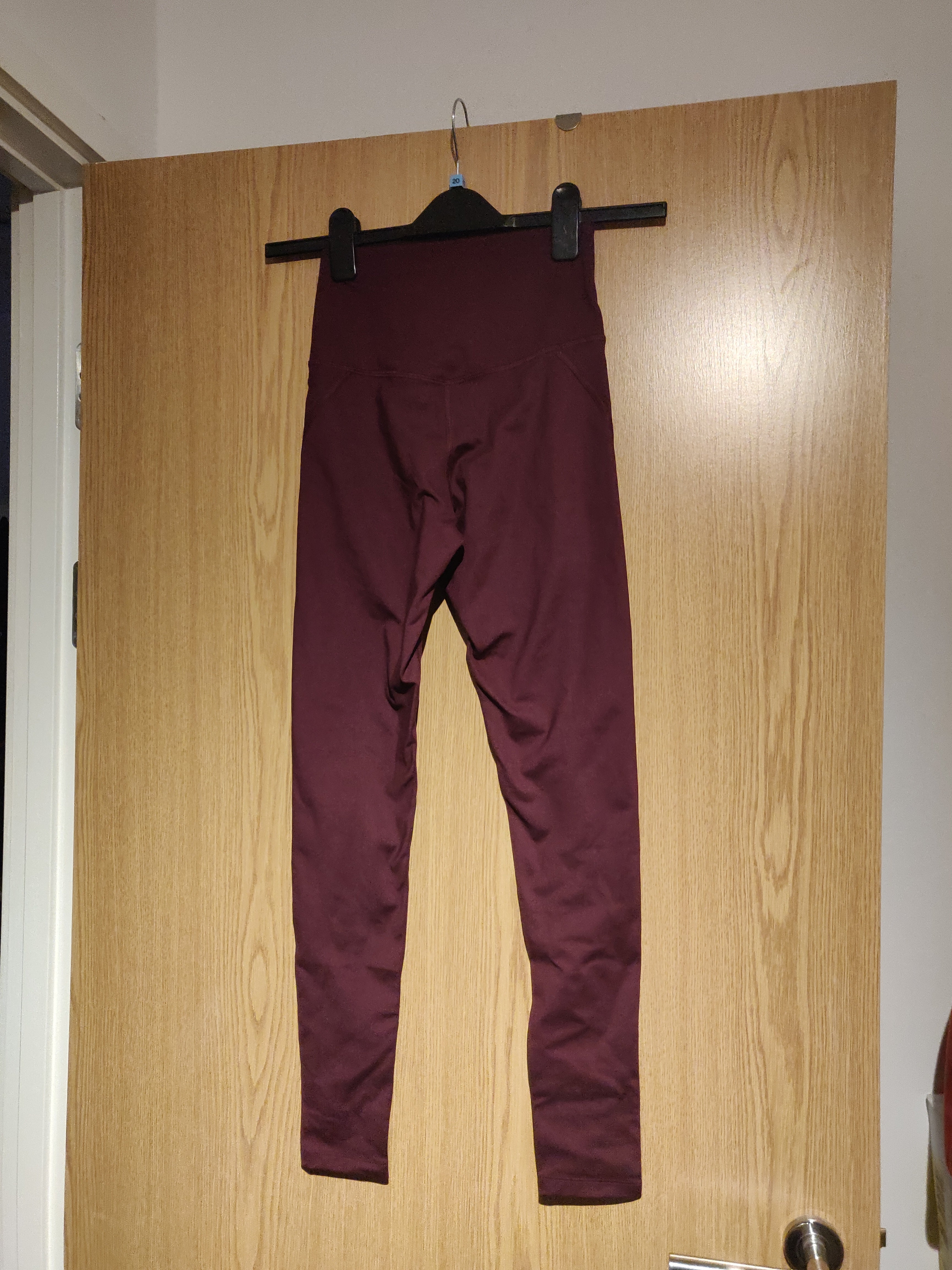 Preloved High-rise compressive leggings
