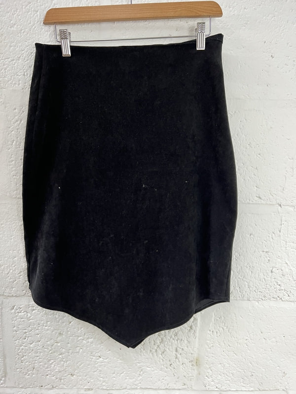 Preloved Black Suede Skirt in size 14