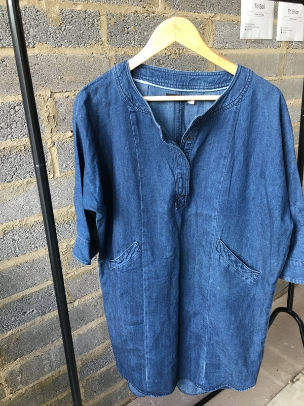 Preloved BDG - soft denim tunic
