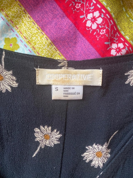 Preloved Urban Outfitters Cooperative dark blue/navy daisy print dress - S