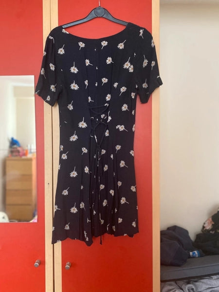 Preloved Urban Outfitters Cooperative dark blue/navy daisy print dress - S