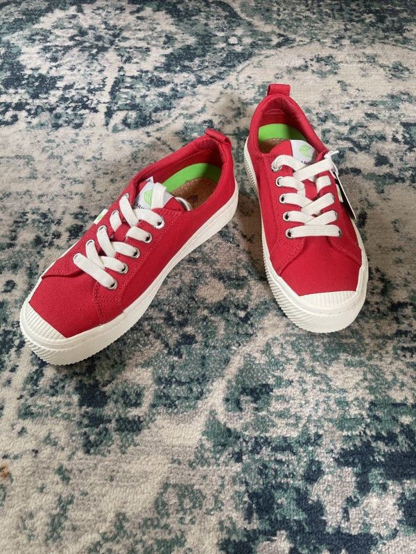 Preloved Cariuma Trainers