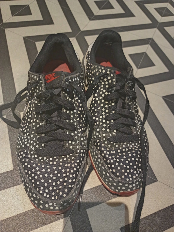 Preloved Nike Rare Polka Dot Trainers