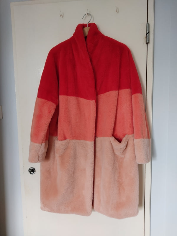 Preloved French Connection faux fur coat in pink &amp; red