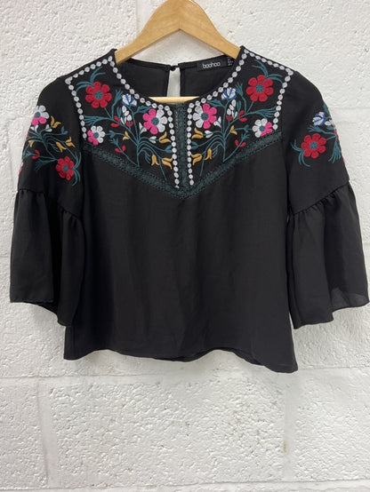 Preloved Boohoo embroidered frill sleeve top