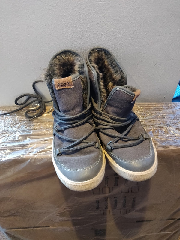 Preloved Roxy snow boots