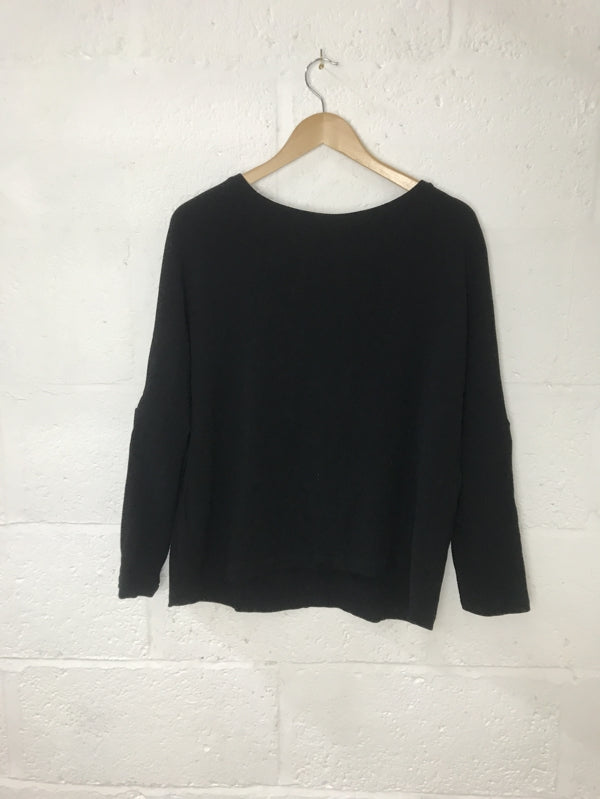 second hand Unknown Black 3/4 sleeve top 5 OWNI