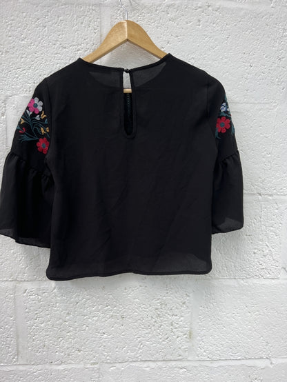 Preloved Boohoo embroidered frill sleeve top