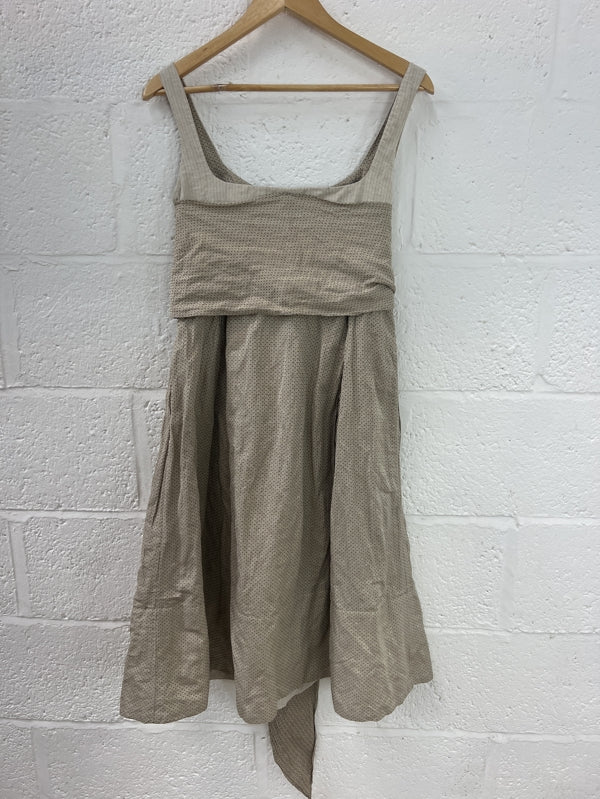 Preloved Sleeveless knee length fit and flare dress