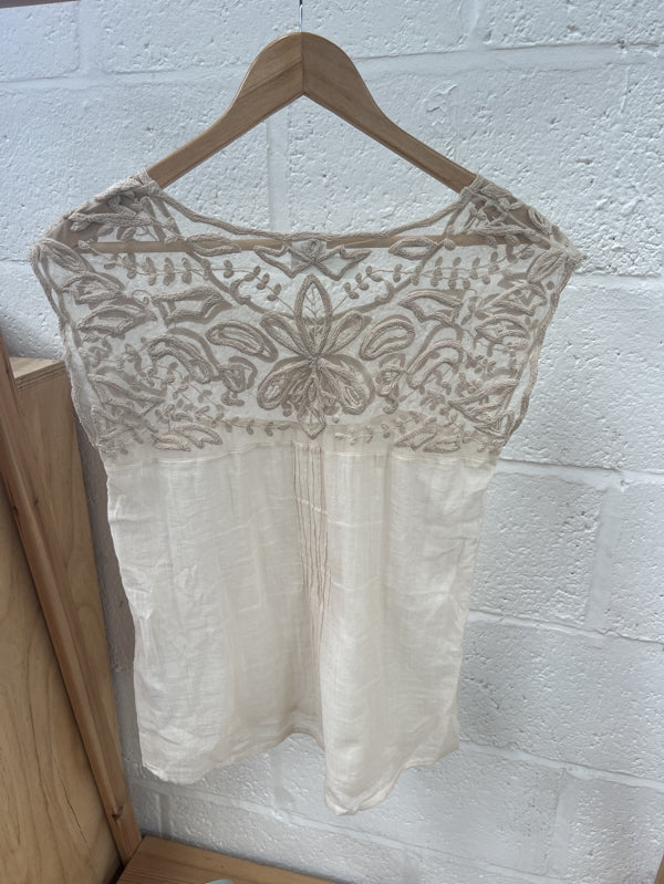 Preloved Sleeveless filigree top