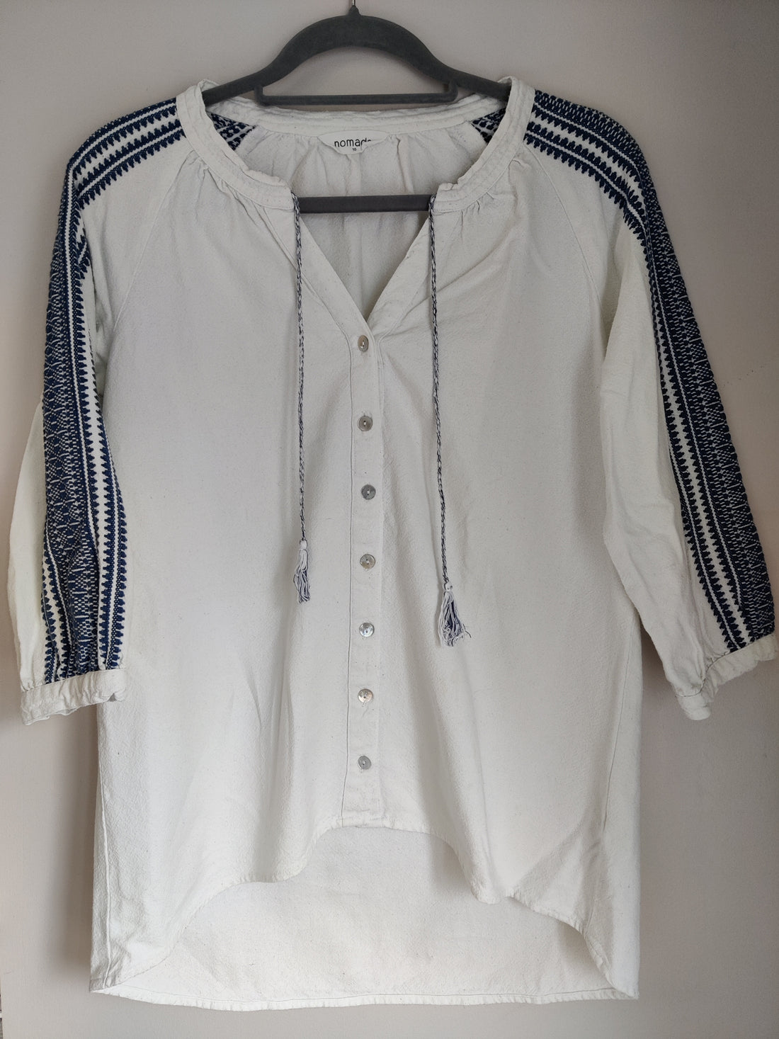 Preloved Embroidered white top