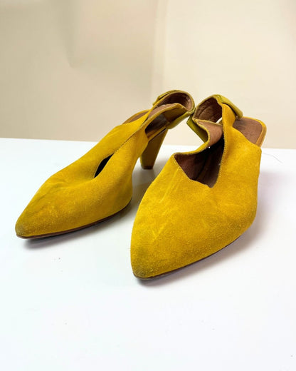 second hand Hudson Hudson Yellow Suedue Heels Size 6  25 OWNI