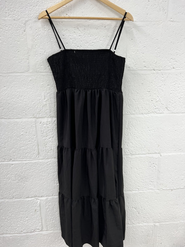 Preloved Black Strapless Tiered Midi Dress in size L