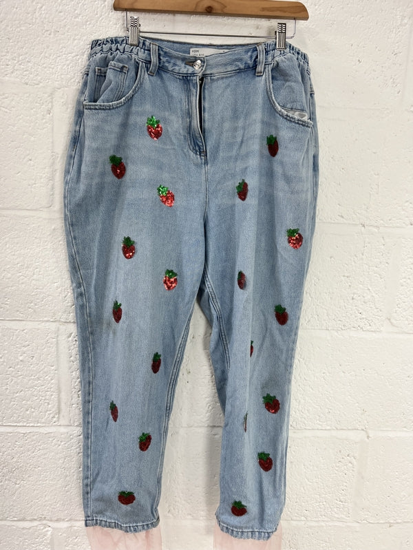 Preloved Mom Fit High Rise Blue Jeans with Strawberries in size 16