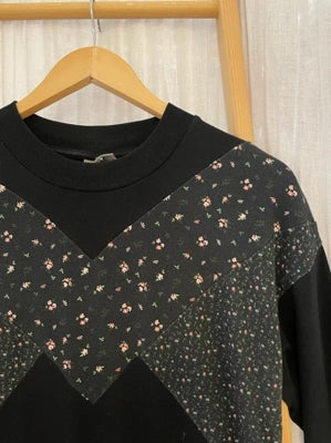 Preloved Black with floral pattern jumper