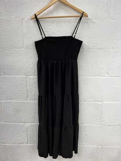 Preloved Black Strapless Tiered Midi Dress in size L